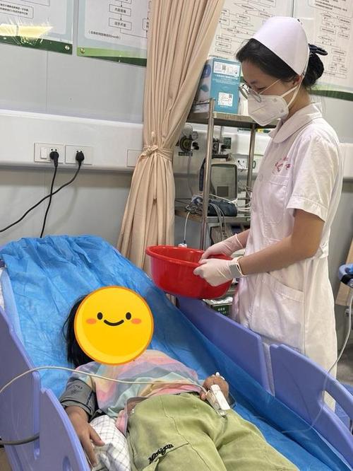 无语！奶奶用敌敌畏给孩子洗头除虱，孩子头痛欲裂、送医抢救，医生紧急提醒